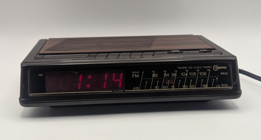 Vintage COSMO CR-2032 LED Alarm Clock Radio Faux Wood FM AM Tested 1989
